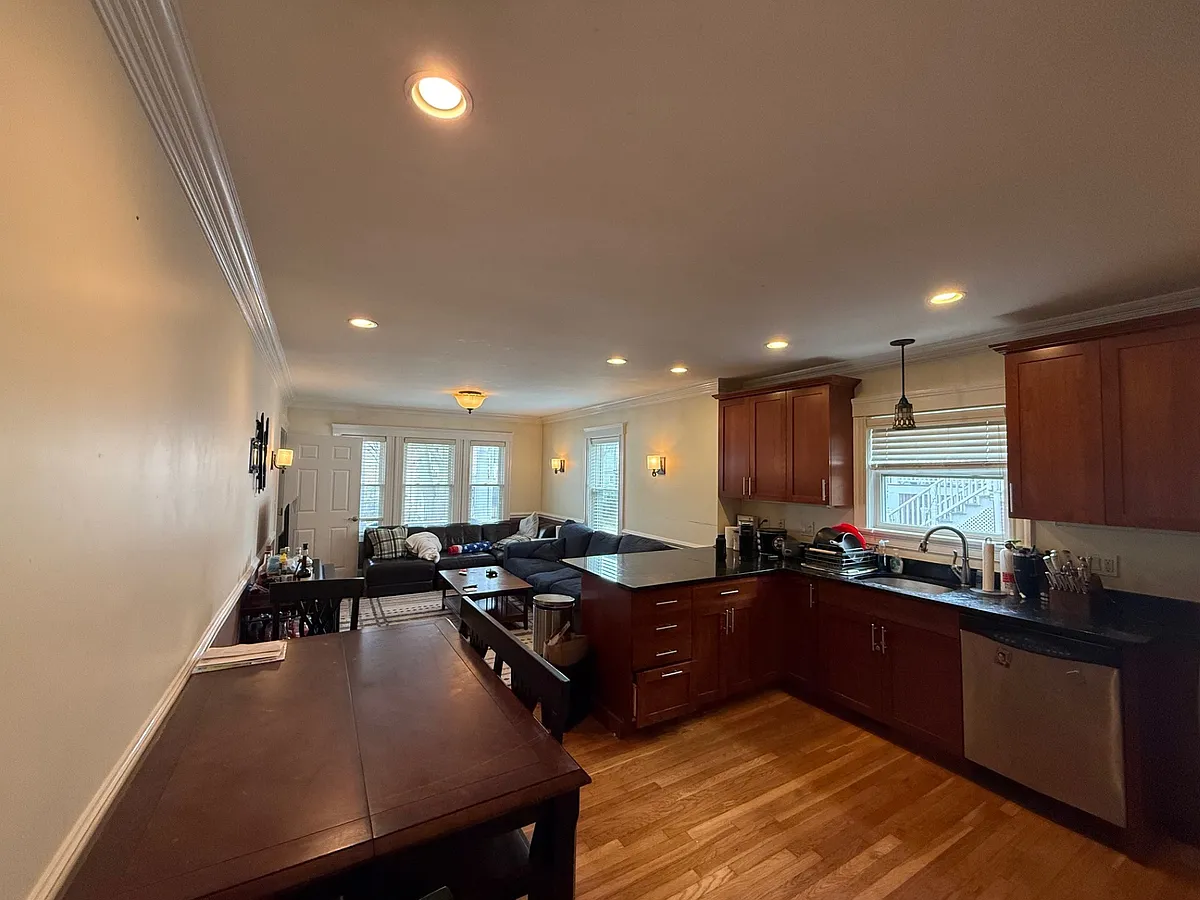 Building Photo - 72 Bennett St #1