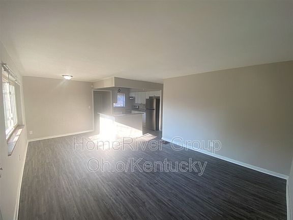 3rd image of 2040 Faywood Ave