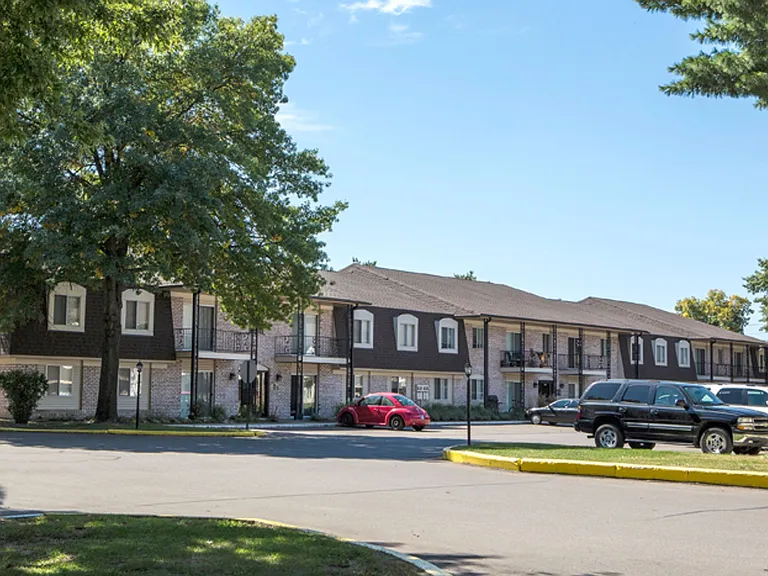 Avalon Woods Apartment Homes — Photo 6
