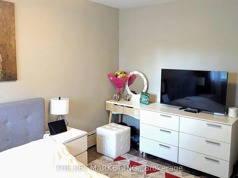 211 Saint Clements Ave #2 — Photo 34