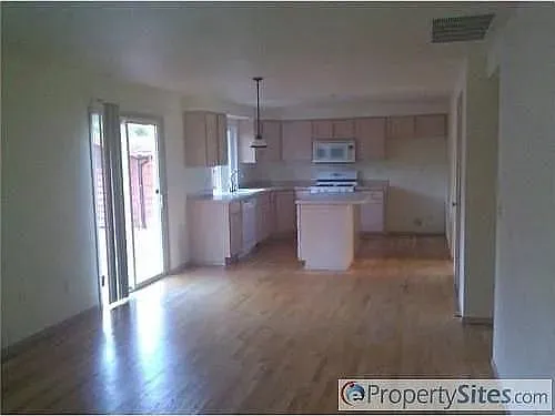 880 Bremerton Ave NE — Photo 5