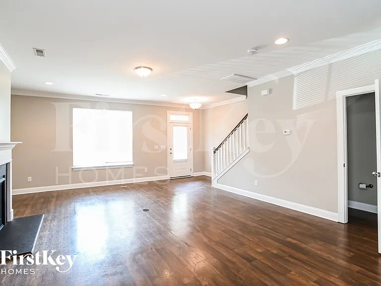 8736 Aspinwall Dr — Photo 4