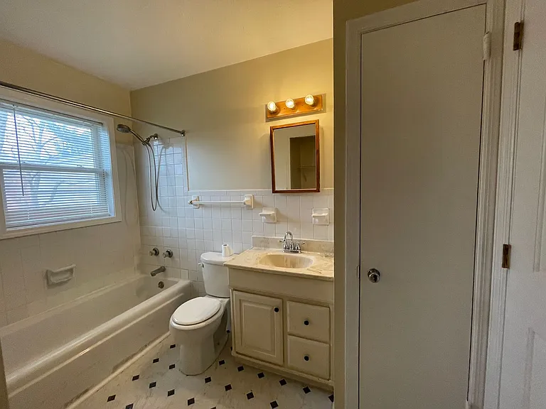 305 Harvard Dr — Photo 13