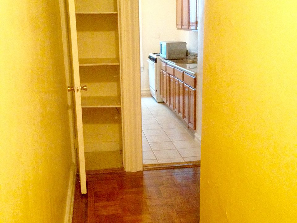 2nd image of 672 Ocean Ave APT C08