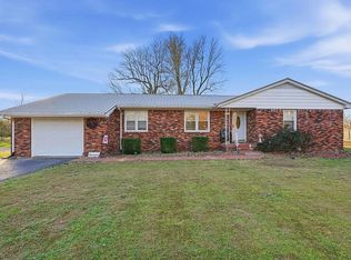 215 Rail Lake Dr, Slaughters, KY 42456