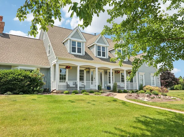 500 Stony Hill Ln, Crystal Lake, IL 60012