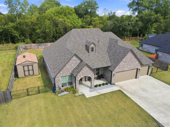 205 N Phillips St, Skiatook, OK 74070
