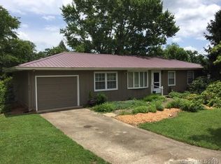 17 Cedar Crest Dr, Brevard, NC 28712