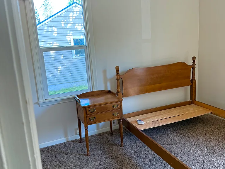 1415 E Thurston Ave — Photo 6