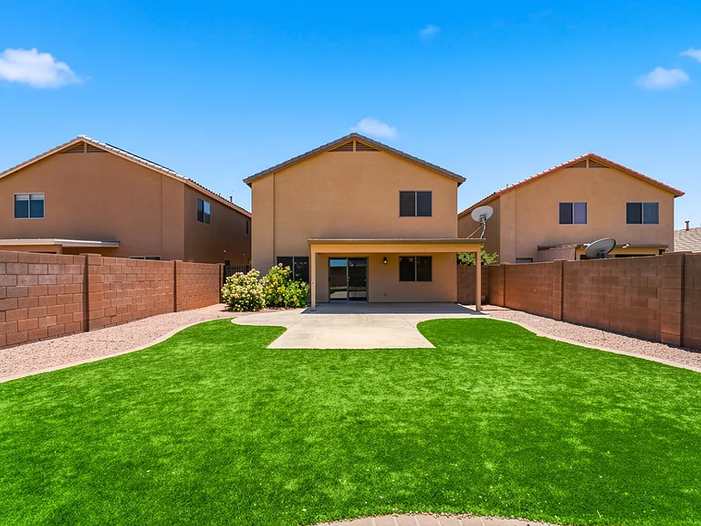 41628 W Hillman Dr — Photo 1