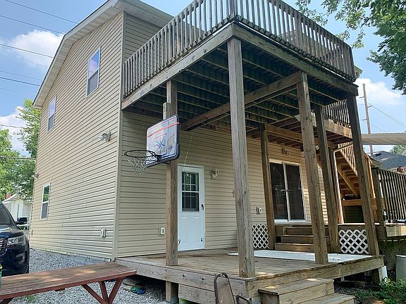 Right side & Laundry Entry 