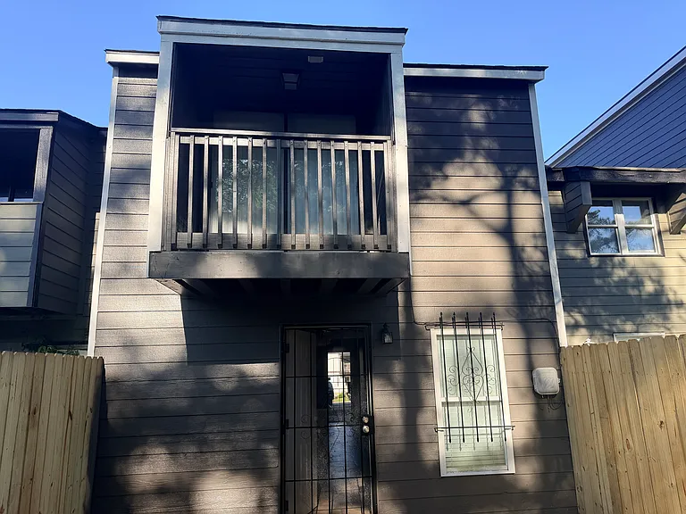 6049 Regent Mnr — Photo 16