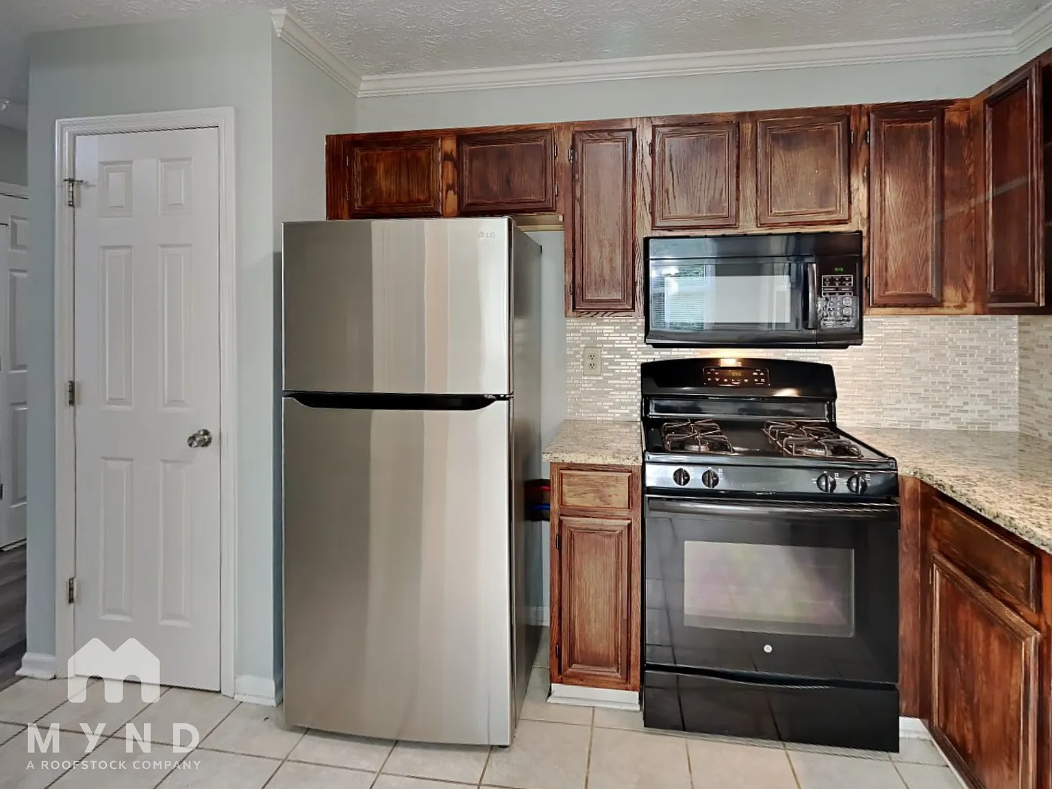 3 bed, 2.0 bath, 1605 sqft, $2,125 — Photo 4