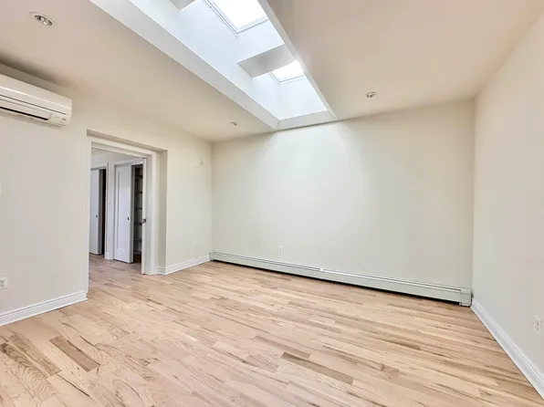 20-21 35th Street image 4 of 11