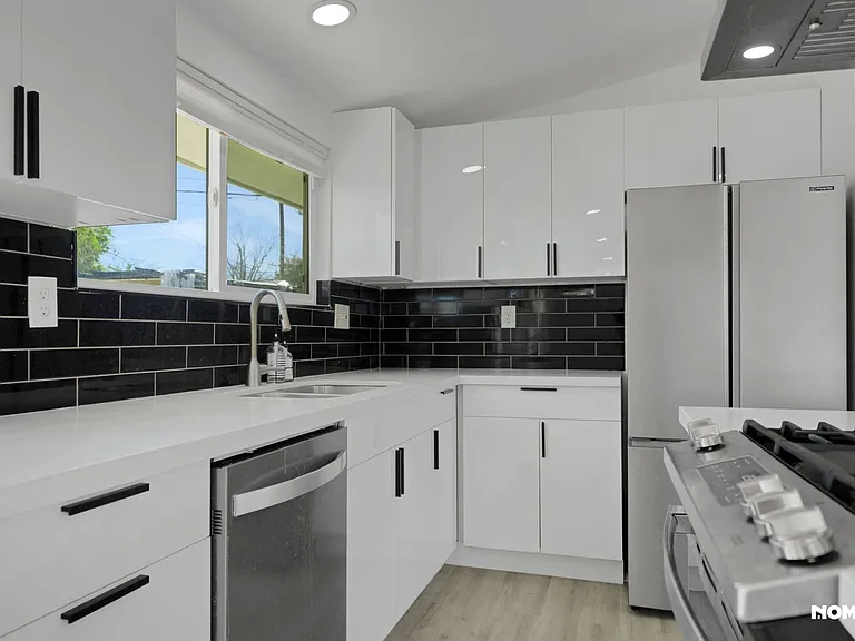 705 Osprey Cir — Photo 18