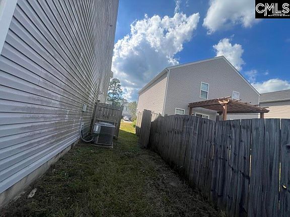 4th image of 208 Birchfield Dr