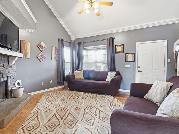 3rd image of 905 Great Hope Ct