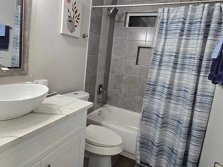 5102 Haywood St #B — Photo 11