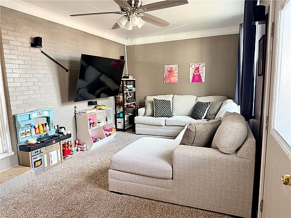 3rd image of 1400 Pearman Dairy Rd