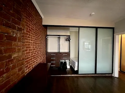 1026 Washington St #5R — Photo 9