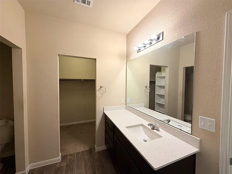 225 Cibolo Creek Dr — Photo 17