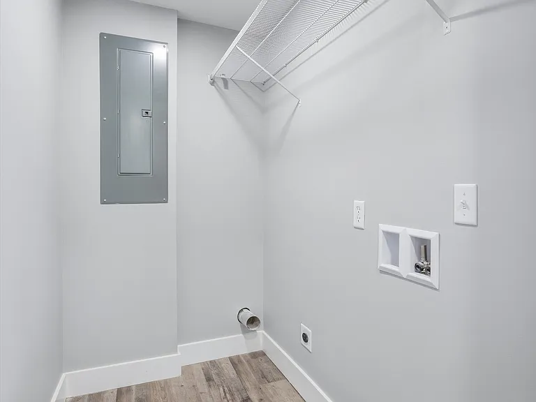7713 Canyon Dr — Photo 13