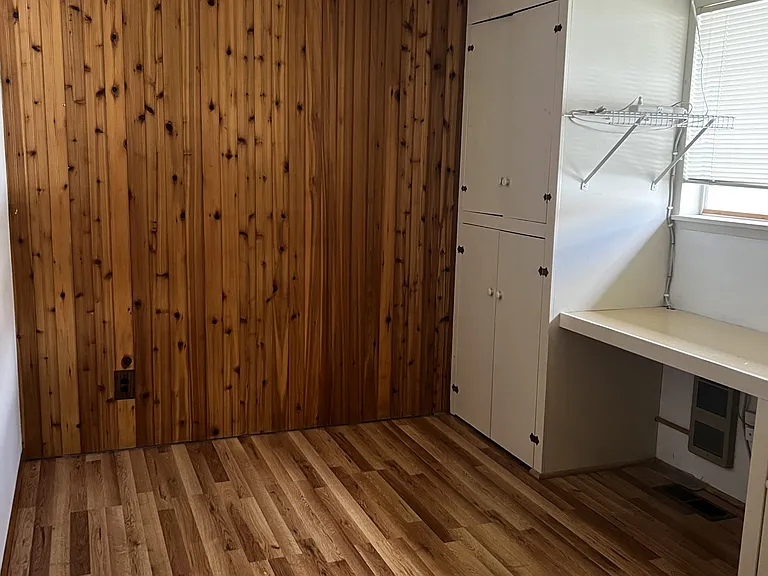 146 Hawthorne Ln — Photo 13
