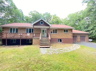 249 Water Forest Dr, Dingmans Ferry, PA 18328