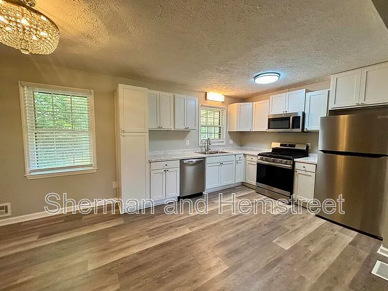 216 Weldon Rd — Photo 6
