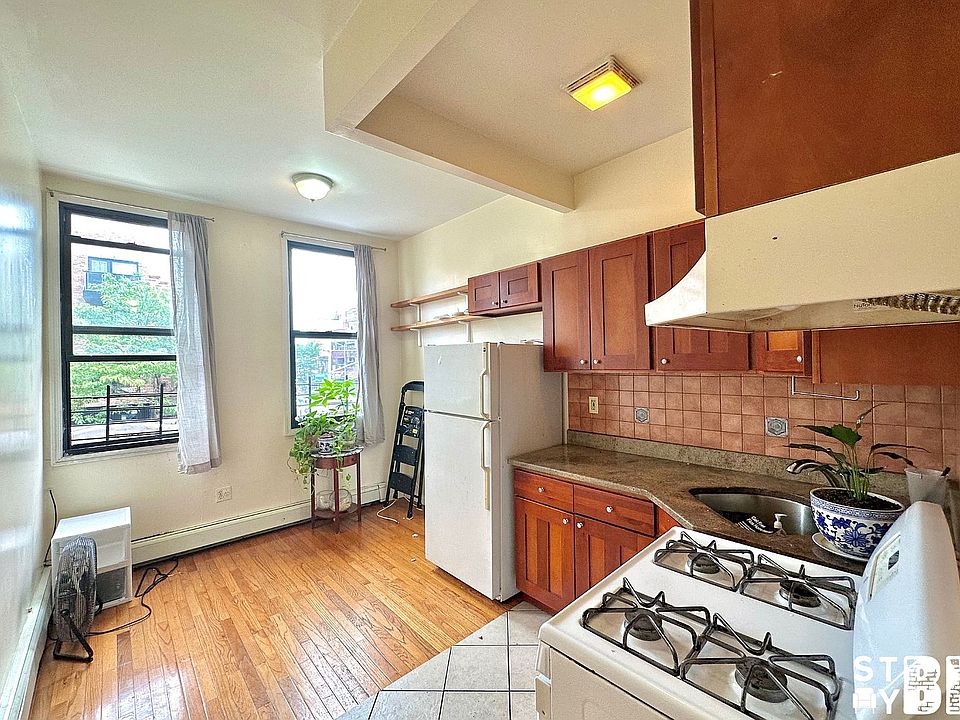 1st image of 584 Lafayette Ave APT 2