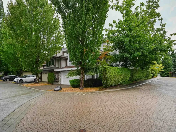 2995 Pinetree Close, Coquitlam, BC V3E 2Z5