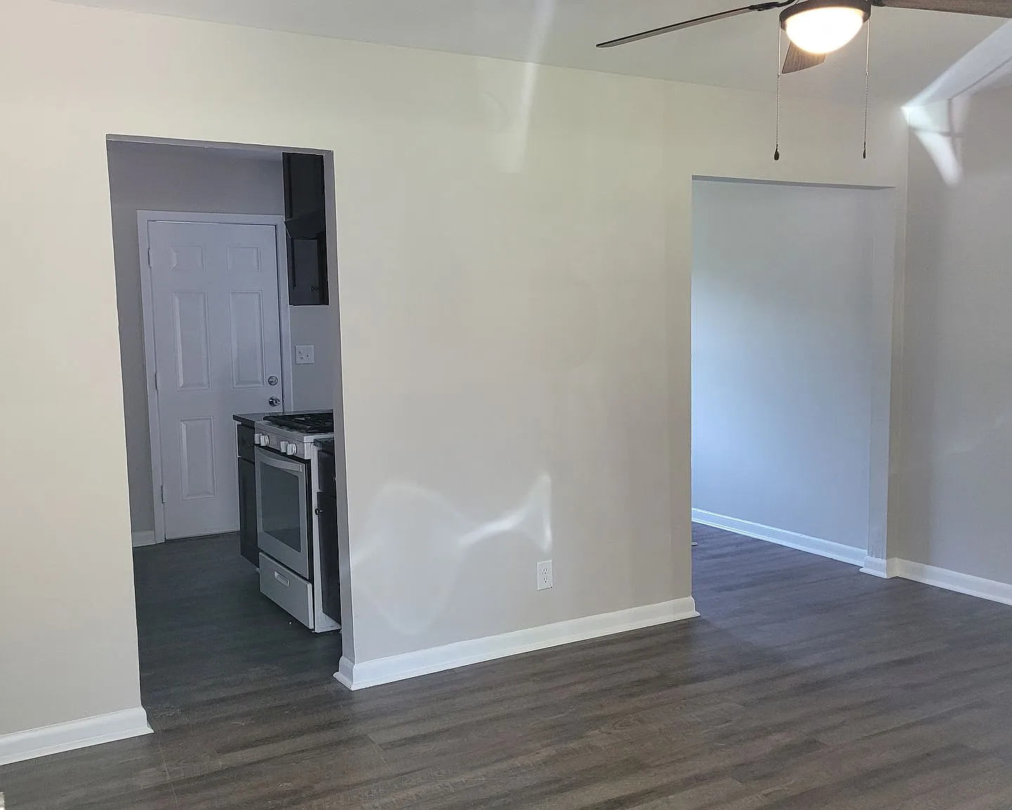 Charming 2 Bedroom, 1 Bath Duplex in North Charleston — Photo 2