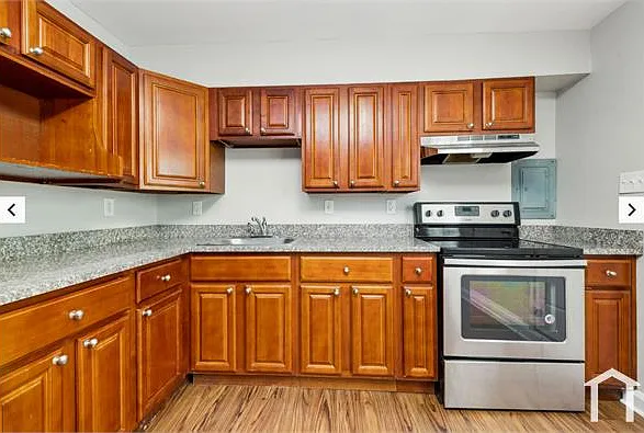 1300 Deanwood Rd