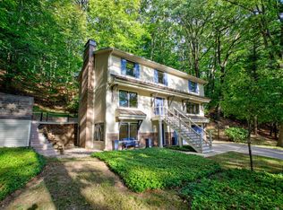 401 Stickney Ridge Rd, Grand Haven, MI 49417