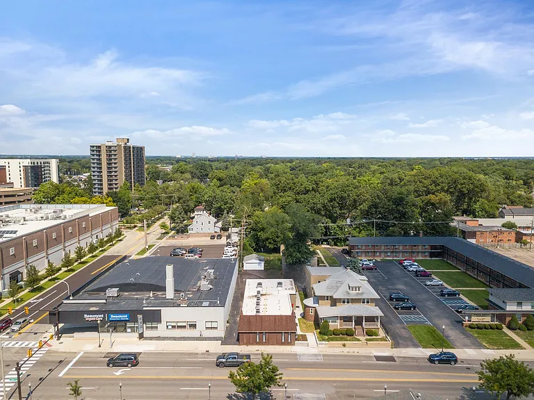 Avenue Eleven Apartments — Photo 31