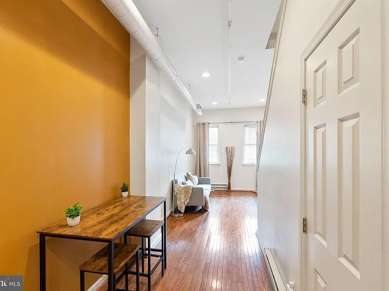 104 N 2nd St #200 — Photo 9