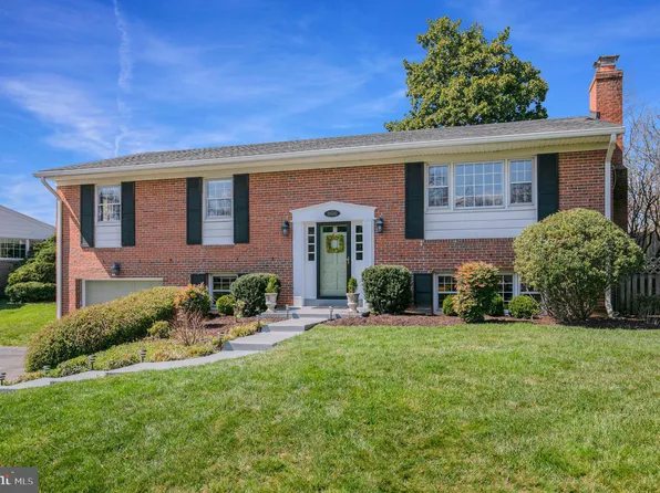 8600 Willowmere Dr, Vienna, VA 22180