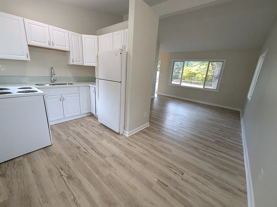 5448 SE Franklin St #5448