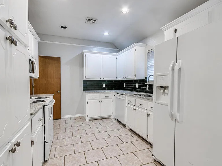 613 Katelyn Ln — Photo 31