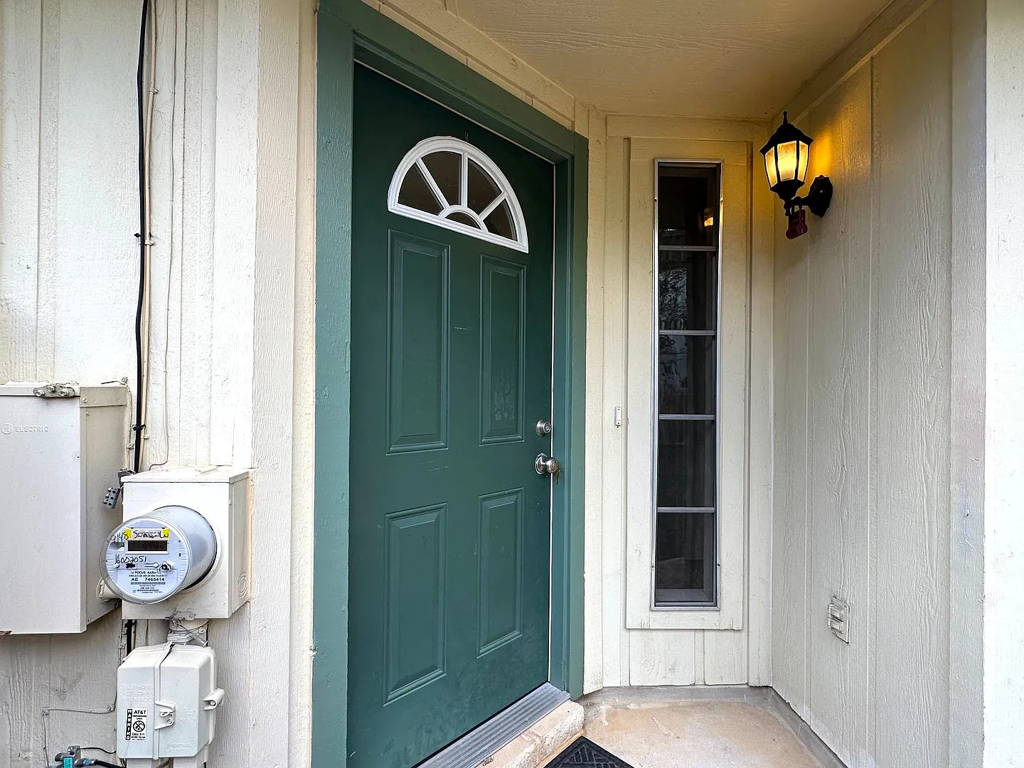 Beautiful single-story 3 bedrooms, 2 baths home for rent in South Austin! Enjoy a lovely deck in ... — Photo 4