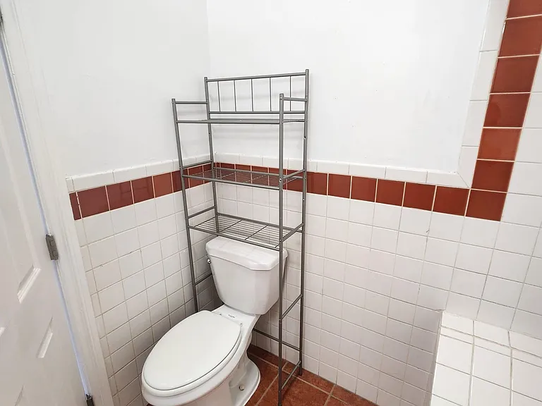 1102 Elden Ave #14 — Photo 6