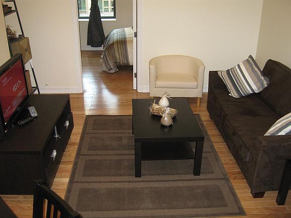 3rd image of 213 W 28th St APT 13