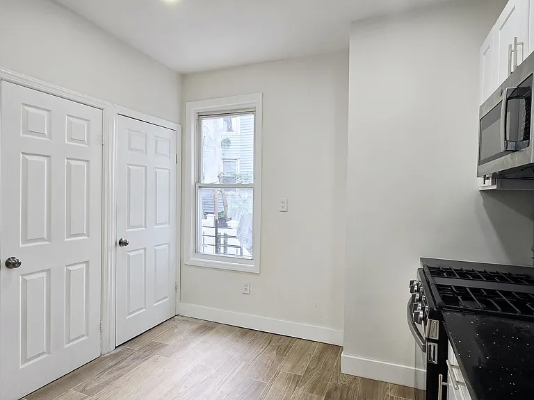 15 Dwight St — Photo 28