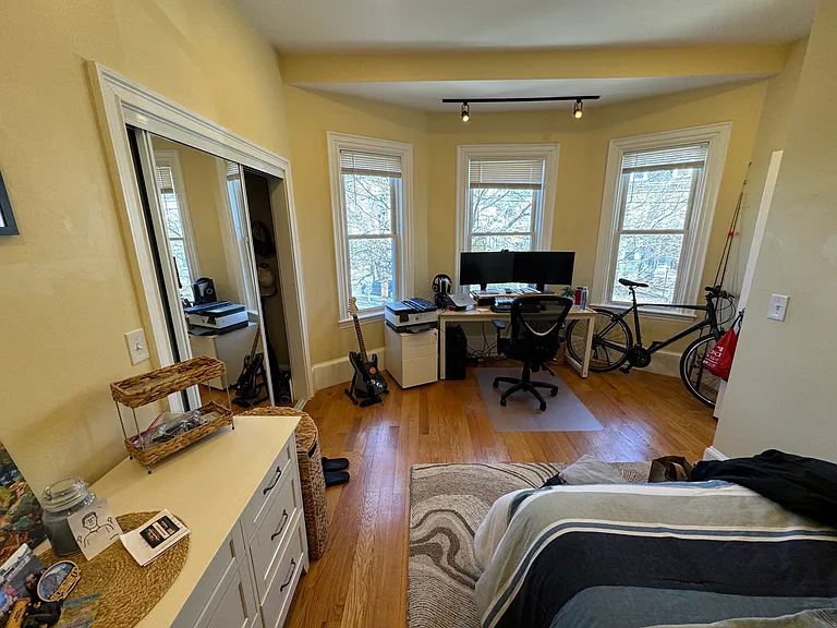 208-210 Holland St #2A — Photo 17