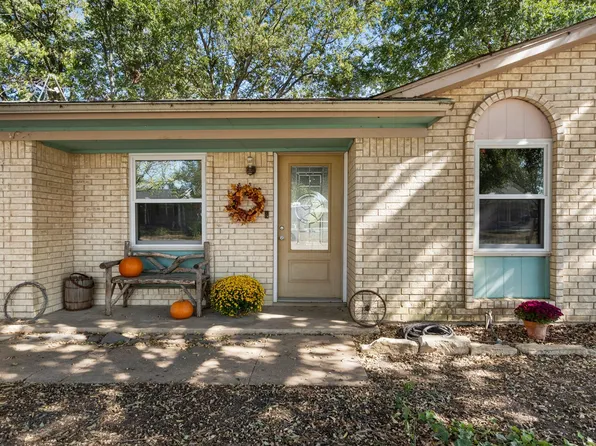 111 Donaghey St, Trenton, TX 75490