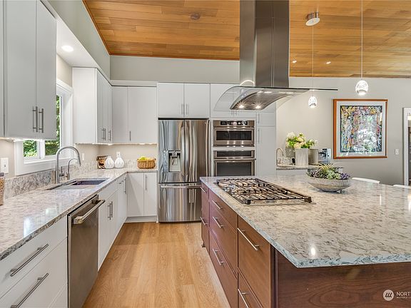 4th image of 11030 SE 26th Street