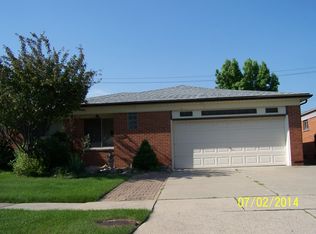20930 Michael Ct, Saint Clair Shores, MI