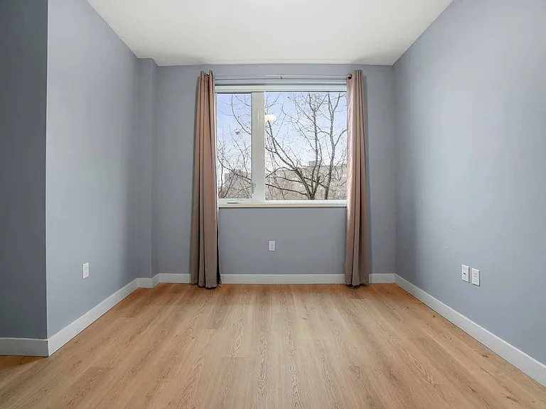 Walter Huntington Apartments — Photo 15