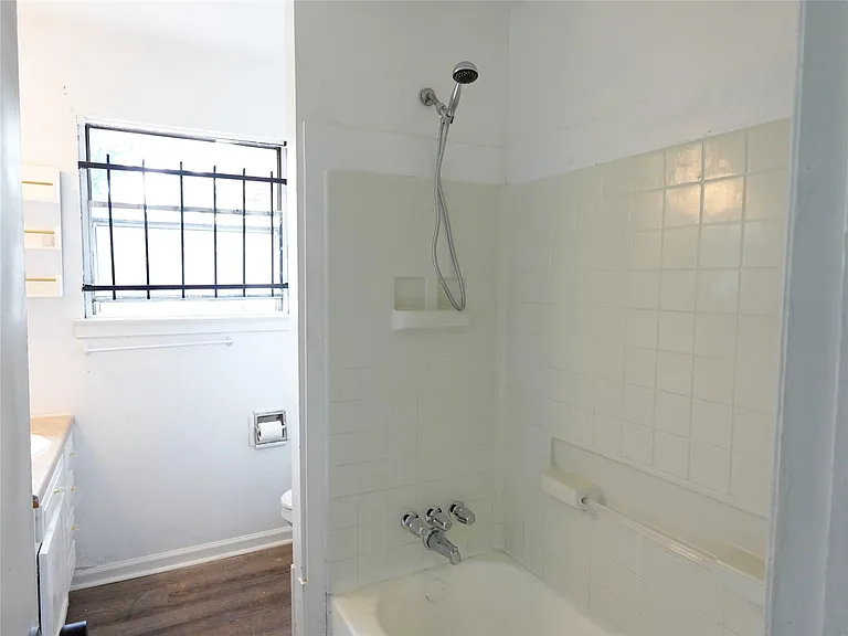 8022 Woodlyn Rd — Photo 10