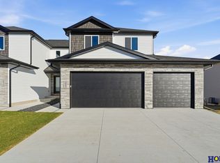 8920 Peregrine Rd, Lincoln, NE 68505